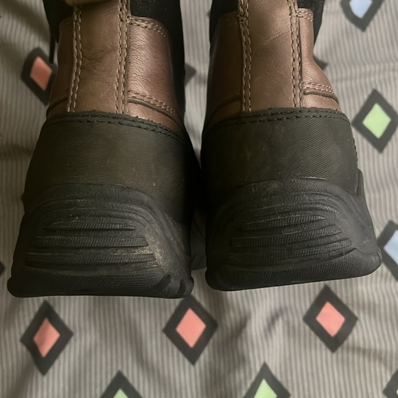 Uggs Winter Boots size 5 gore tex - Picture 8 of 8